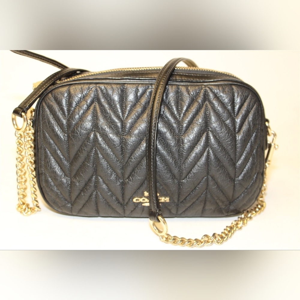 Like NEW Coach Isla Quilted Leather Chain Crossbody Satchel Bag Purse